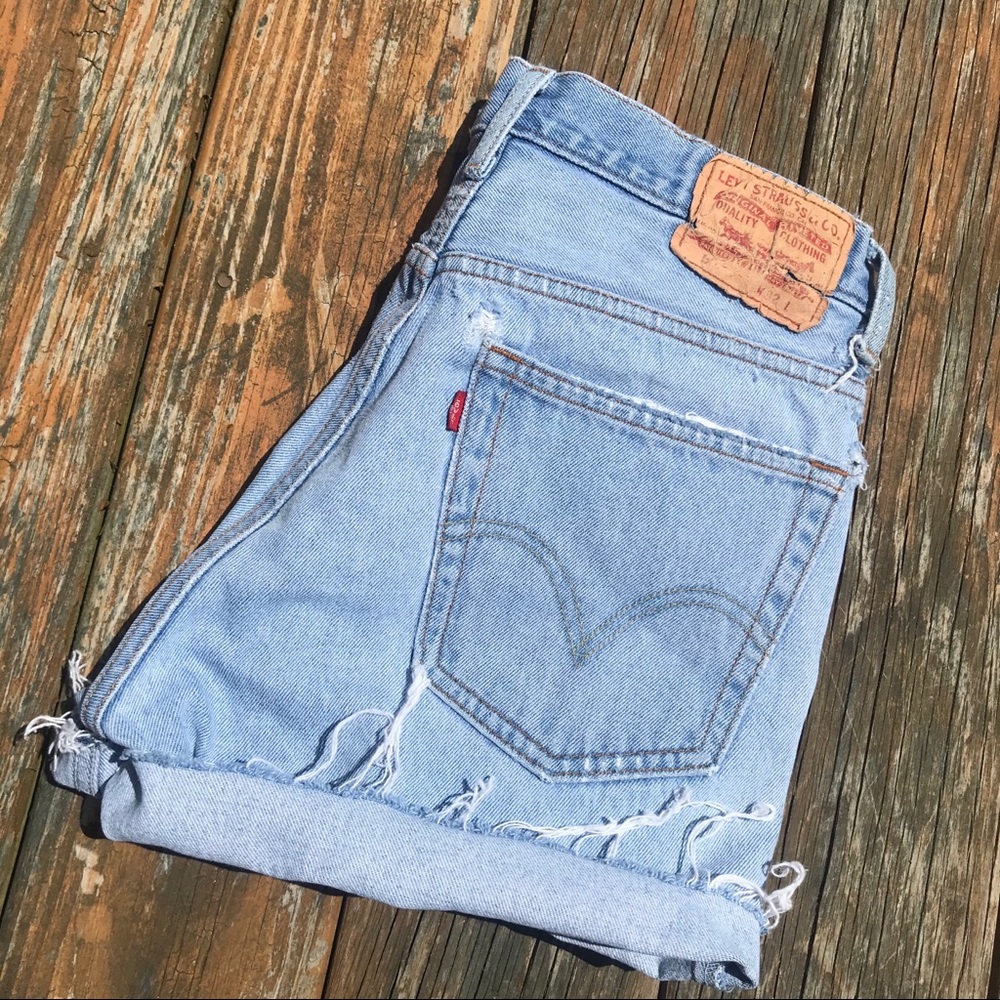 Levi cutoff shorts - Picture 2 of 4